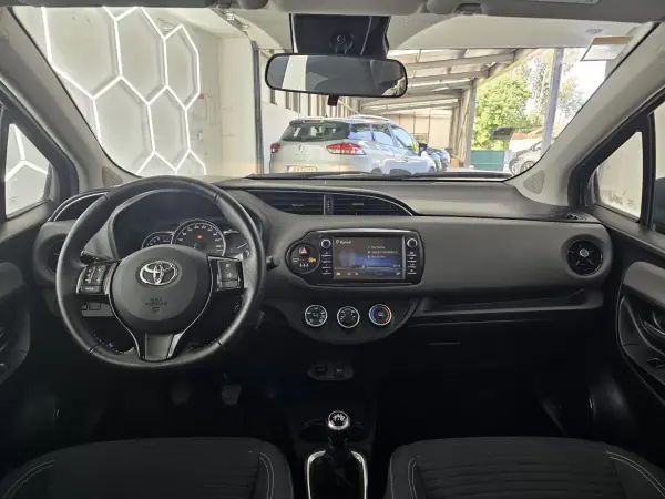 Toyota Yaris 2019 - 13650 EUR, 135421 km - AUTO.MOTO.pt - 135421km - foto 31 de 37