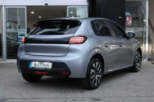 Peugeot 208 2024 - 16900 EUR, 23701 km - AUTO.MOTO.pt - 23701km - foto 4 de 11