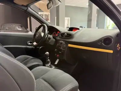 Renault Clio 2006 - 17500 EUR, 148741 km - AUTO.MOTO.pt - 148741km - foto 10 de 12