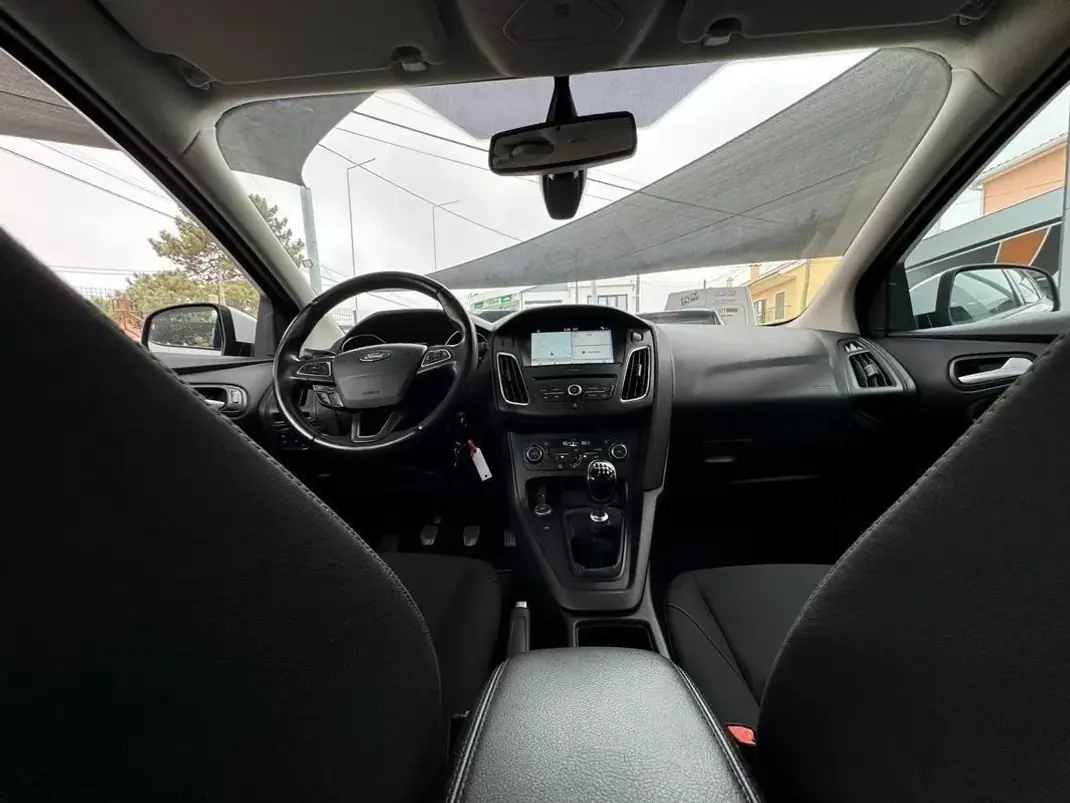Ford Focus SW 2017 - 10900 EUR, 155572 km - AUTO.MOTO.pt - 155572km - foto 4 de 23
