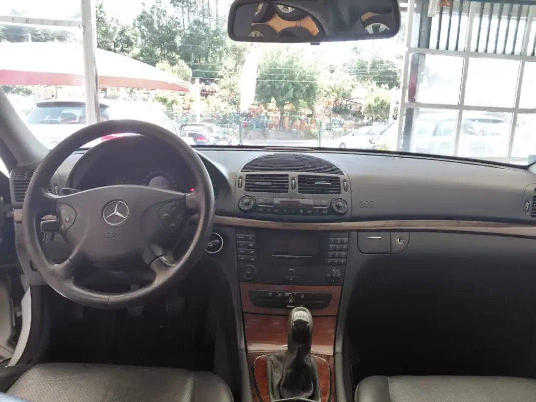 Mercedes-Benz E 220 2002 - 7600 EUR, 280000 km - 280000km - foto 8 de 15