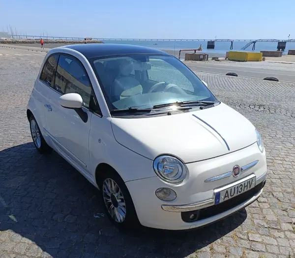 Fiat 500 1.2 lounge 2014 Petrol — 136 000 km · Lisbon Fiat 500 1.2 lounge 2014 Petrol