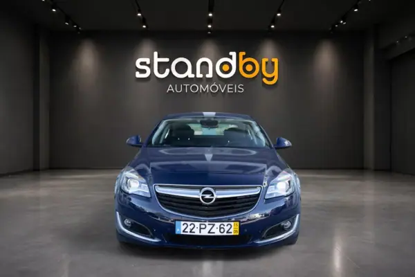 Opel Insignia 2015 - 9950 EUR, 185000 km - AUTO.MOTO.pt - 185000km - foto 6 de 11