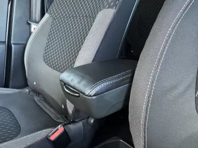 Renault Captur 2018 - 13950 EUR, 119000 km - AUTO.MOTO.pt - 119000km - foto 12 de 42