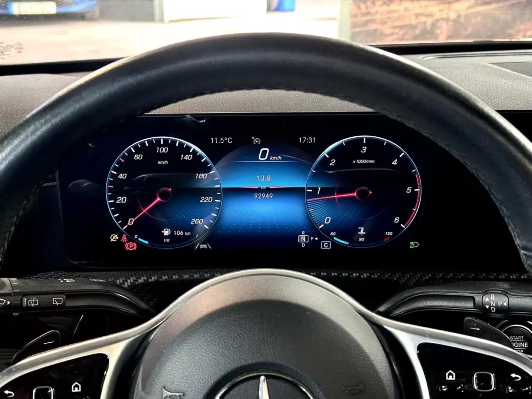 Mercedes-Benz A 180 2022 - 30900 EUR, 92949 km - AUTO.MOTO.pt - 92949km - foto 20 de 29