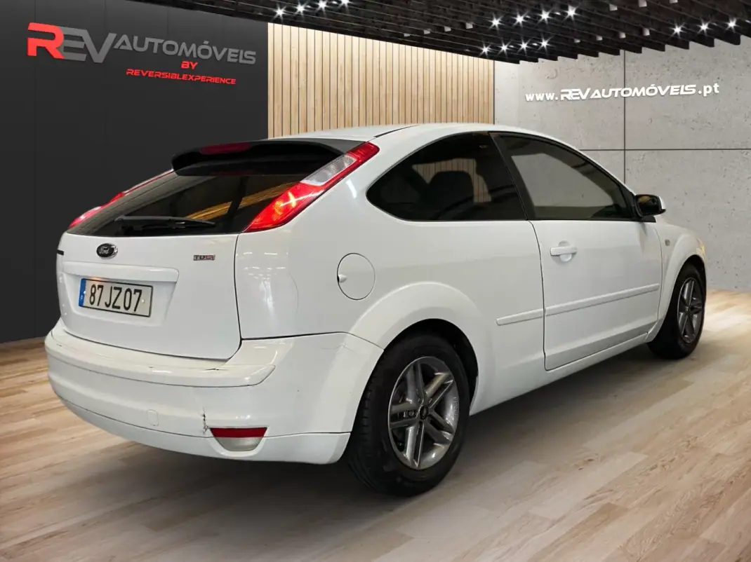 Ford Focus 2007 - 2750 EUR, 381400 km - AUTO.MOTO.pt - 381400km - foto 3 de 19