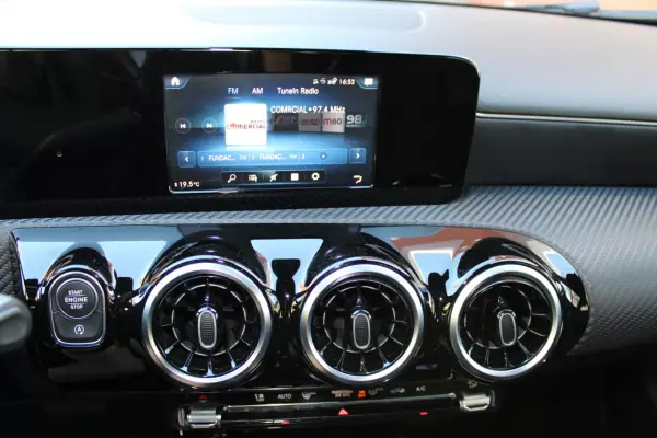 Mercedes-Benz A 180 2019 - 25900 EUR, 73000 km - 73000km - foto 33 de 47