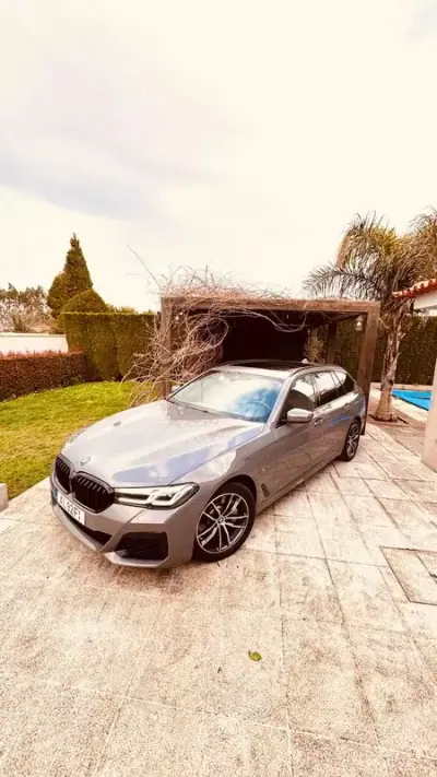 BMW 530e 2021 - 38750 EUR, 118296 km - AUTO.MOTO.pt - 118296km - foto 25 de 31