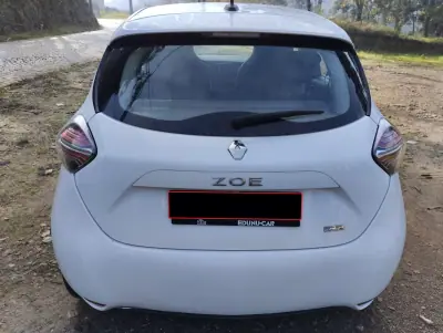 Renault Zoe 2020 - 12950 EUR, 110000 km - AUTO.MOTO.pt - 110000km - foto 6 de 27