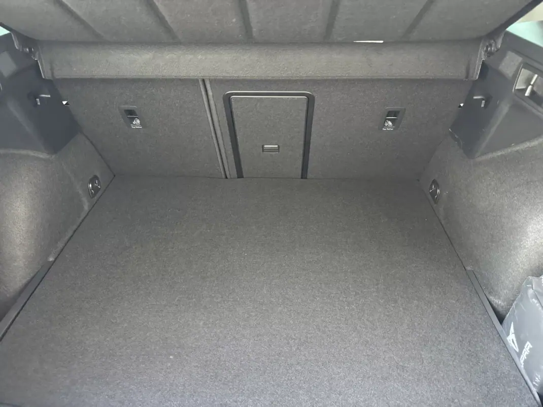 Cupra Formentor 2023 - 27500 EUR, 32000 km - AUTO.MOTO.pt - 32000km - foto 39 de 40