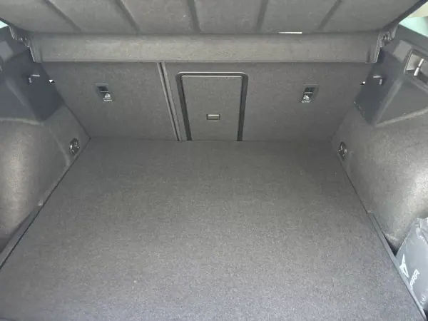 Cupra Formentor 2023 - 27500 EUR, 32000 km - AUTO.MOTO.pt - 32000km - foto 39 de 40
