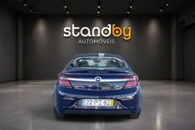 Opel Insignia 2015 - 9950 EUR, 185000 km - AUTO.MOTO.pt - 185000km - foto 3 de 11