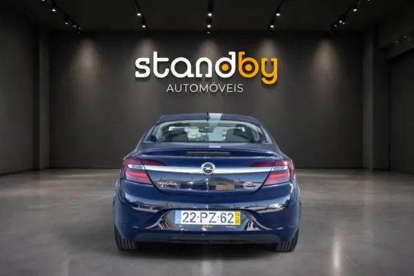 Opel Insignia 2015 - 9950 EUR, 185000 km - AUTO.MOTO.pt - 185000km - foto 3 de 11