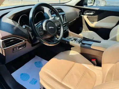 Jaguar F-Pace 2017 - 24999 EUR, 78000 km - AUTO.MOTO.pt - 78000km - foto 5 de 32