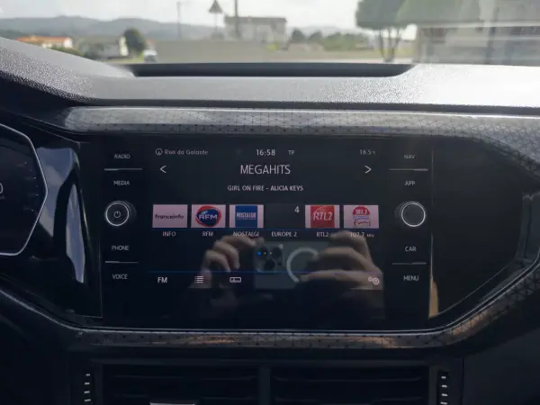 Volkswagen T-Cross 2019 - 18990 EUR, 100000 km - 100000km - foto 26 de 50
