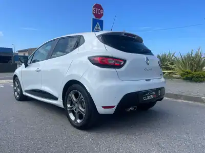 Renault Clio 2018 - 11850 EUR, 60877 km - AUTO.MOTO.pt - 60877km - foto 12 de 25