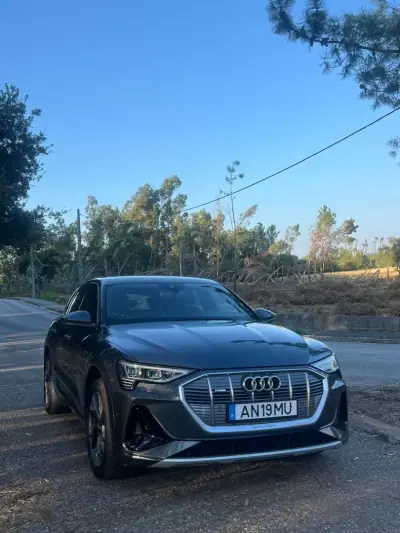 Audi e-tron 2022 - 34750 EUR, 131000 km - AUTO.MOTO.pt - 131000km - foto 2 de 50