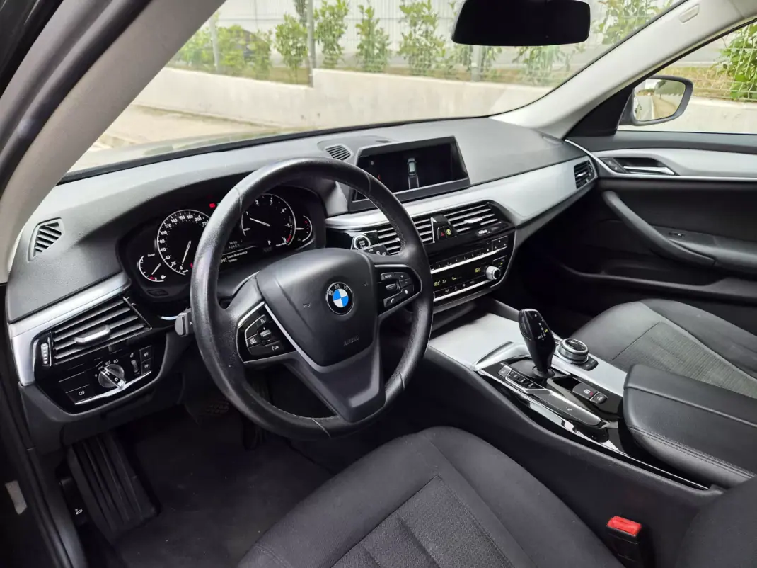 BMW 520 2017 - 19900 EUR, 171000 km - 171000km - foto 11 de 19