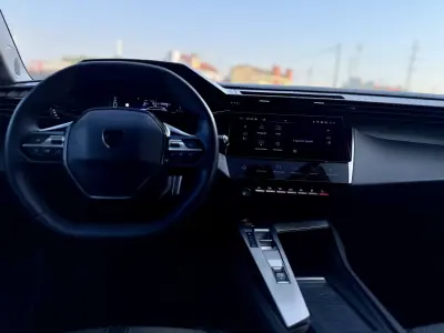 Peugeot 308 SW 2023 - 21950 EUR, 51000 km - 51000km - foto 15 de 25