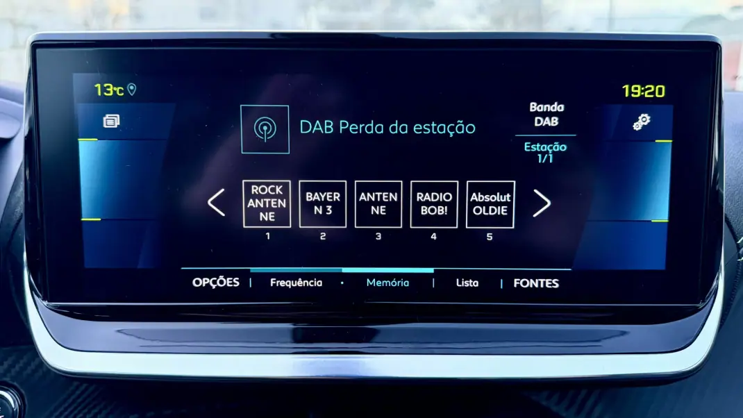 Peugeot e-2008 2020 - 18500 EUR, 77862 km - AUTO.MOTO.pt - 77862km - foto 24 de 39