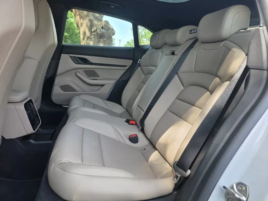 Porsche Taycan Cross Turismo 2021 - 65499 EUR, 59000 km - AUTO.MOTO.pt - 59000km - foto 22 de 40