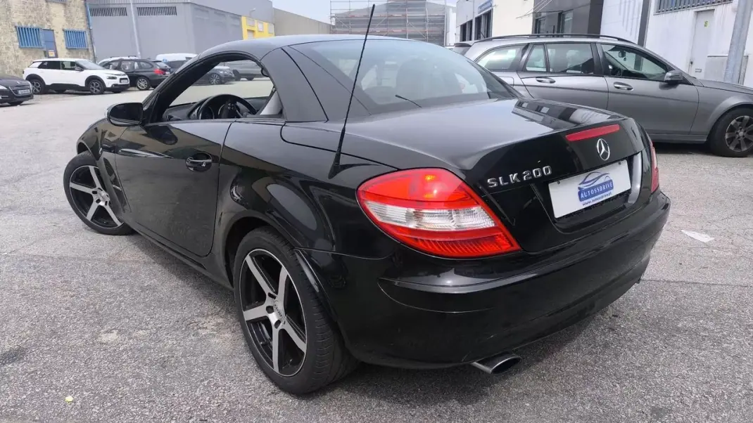 Mercedes-Benz SLK 200 2005 - 13600 EUR, 121000 km - 121000km - foto 12 de 20