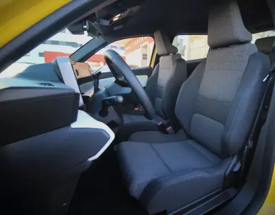 Renault 5 2025 - 28990 EUR, 3000 km - 3000km - foto 11 de 36