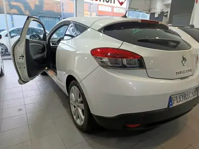 Renault Mégane Coupe 2012 - 7490 EUR, 178552 km - 178552km - foto 3 de 3