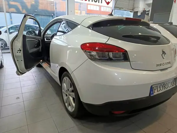 Renault Mégane Coupe 2012 - 7490 EUR, 178552 km - 178552km - foto 3 de 3