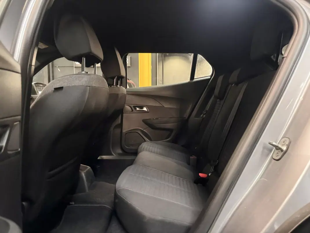 Peugeot 2008 2023 - 15990 EUR, 106000 km - 106000km - foto 20 de 24