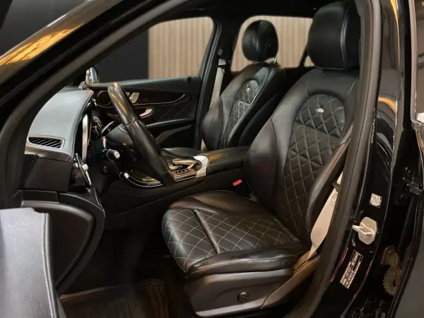Mercedes-Benz GLC 250 2016 - 25450 EUR, 376930 km - AUTO.MOTO.pt - 376930km - foto 7 de 20