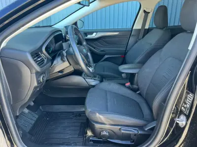 Ford Focus SW 2019 - 15950 EUR, 94634 km - AUTO.MOTO.pt - 94634km - foto 16 de 19