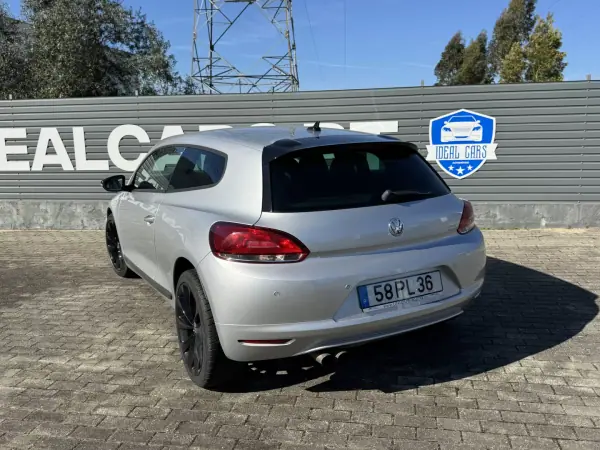 Volkswagen Scirocco 2010 - 9950 EUR, 301000 km - AUTO.MOTO.pt - 301000km - foto 5 de 16