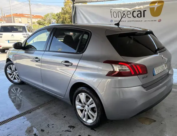 Peugeot 308 2017 - 10990 EUR, 143560 km - AUTO.MOTO.pt - 143560km - foto 4 de 14