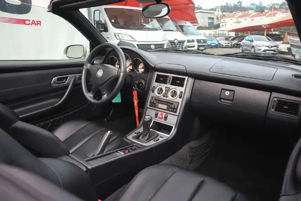 Mercedes-Benz SLK 200 2001 - 15980 EUR, 103000 km - AUTO.MOTO.pt - 103000km - foto 20 de 21