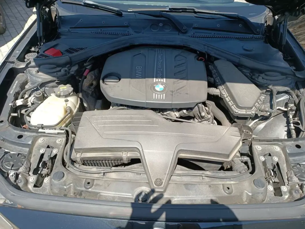 BMW 116 2014 - 12000 EUR, 196000 km - 196000km - foto 12 de 13