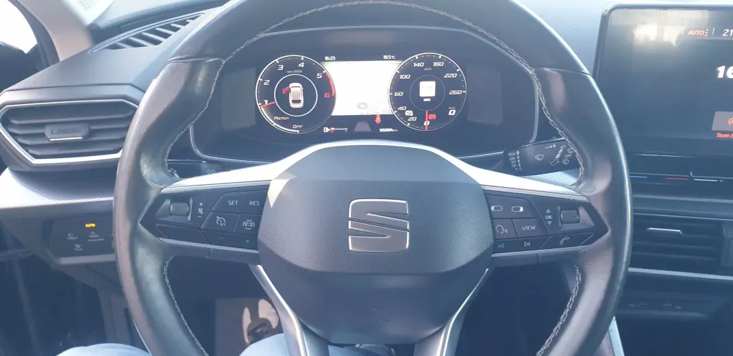 SEAT Leon ST 2022 - 16500 EUR, 110000 km - AUTO.MOTO.pt - 110000km - foto 9 de 14