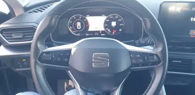 SEAT Leon ST 2022 - 16500 EUR, 110000 km - AUTO.MOTO.pt - 110000km - foto 9 de 14