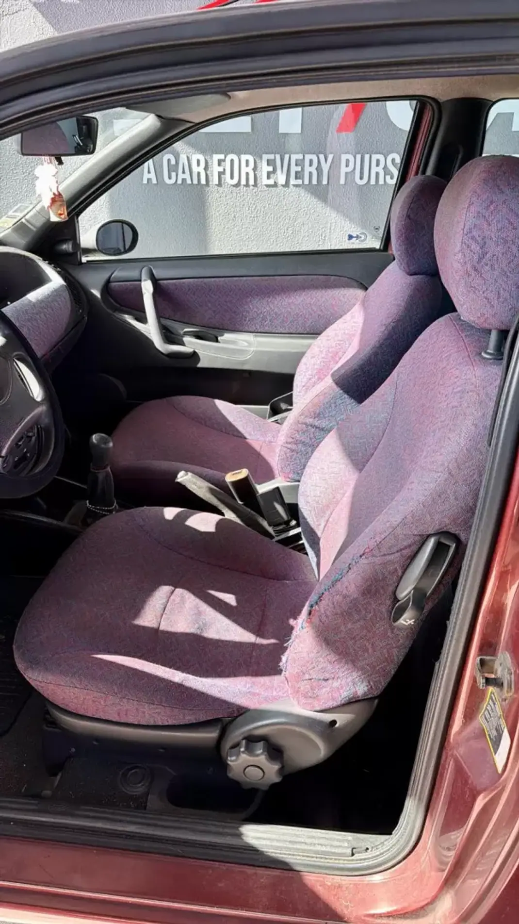 Lancia Y 1996 - 1000 EUR, 261407 km - AUTO.MOTO.pt - 261407km - foto 3 de 5