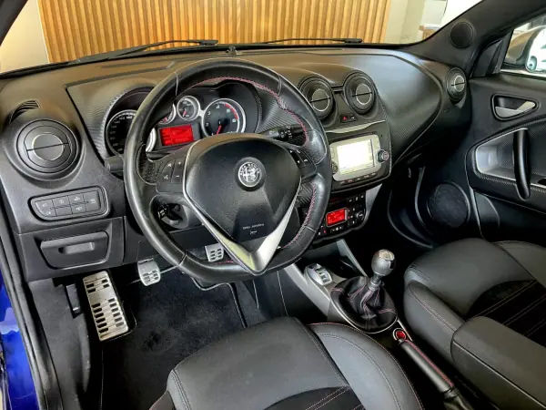Alfa Romeo MiTo 2016 - 8900 EUR, 137500 km - AUTO.MOTO.pt - 137500km - foto 46 de 96