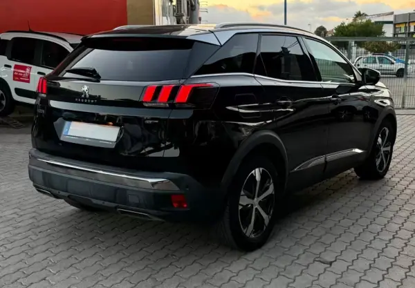Peugeot 3008 2019 - 24900 EUR, 82000 km - AUTO.MOTO.pt - 82000km - foto 3 de 24