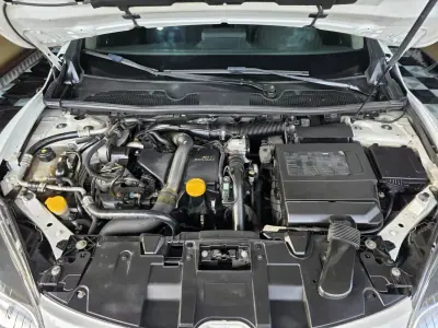 Renault Mégane Coupe 2011 - 7490 EUR, 258000 km - AUTO.MOTO.pt - 258000km - foto 2 de 20