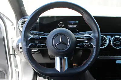 Mercedes-Benz A 180 2023 - 30990 EUR, 60412 km - AUTO.MOTO.pt - 60412km - foto 23 de 31