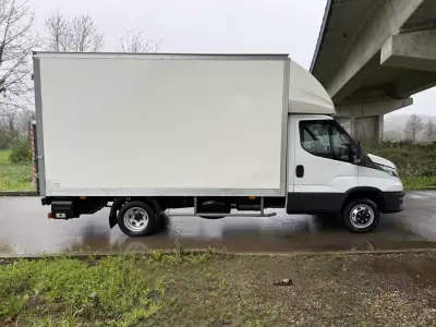 Iveco DAILY 35-140 CONTENTOR E PLATAFORMA 2020 - 28490 EUR, 91000 km - AUTO.MOTO.pt - 91000km - foto 6 de 34