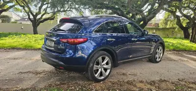 Infiniti QX70 2016 - 26990 EUR, 198900 km - AUTO.MOTO.pt - 198900km - foto 7 de 32
