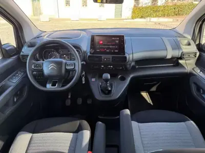 Citroën Berlingo 2021 - 18500 EUR, 211000 km - AUTO.MOTO.pt - 211000km - foto 11 de 37
