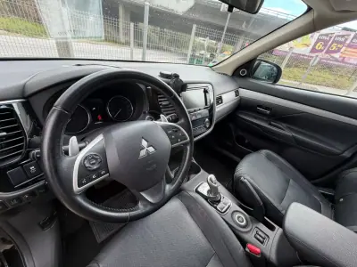 Mitsubishi Outlander 2014 - 17900 EUR, 161000 km - AUTO.MOTO.pt - 161000km - foto 9 de 10