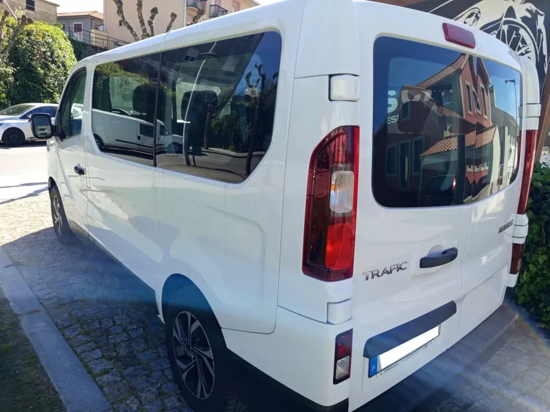 Renault Trafic 2021 - 29990 EUR, 82652 km - AUTO.MOTO.pt - 82652km - foto 5 de 12