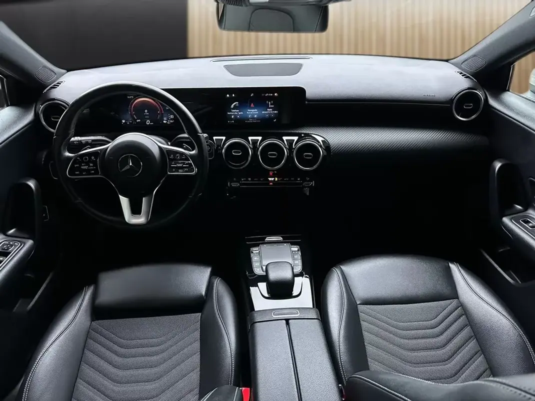 Mercedes-Benz A 250 2022 - 27800 EUR, 78000 km - AUTO.MOTO.pt - 78000km - foto 8 de 20