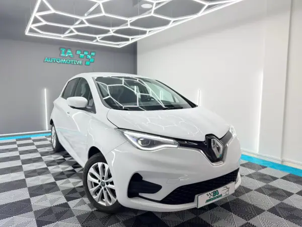 Renault Zoe 2020 - 13999 EUR, 114000 km - AUTO.MOTO.pt - 114000km - foto 4 de 21